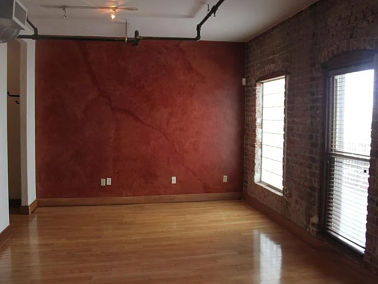 387 N 2nd Ave #2D — Photo 8