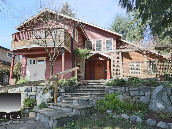 466 Brand St, North Vancouver, BC V7N 1G1