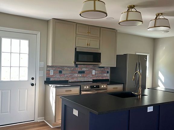 2nd image of 60 Headwaters Rd #66