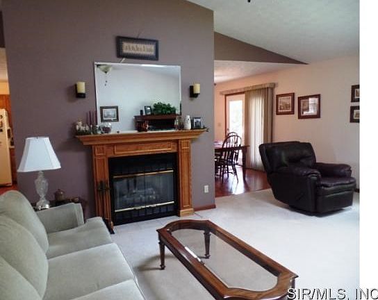 Gas log fireplace in great rm