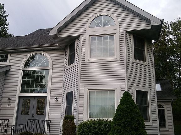 2nd image of 3148 Laurel View Ln