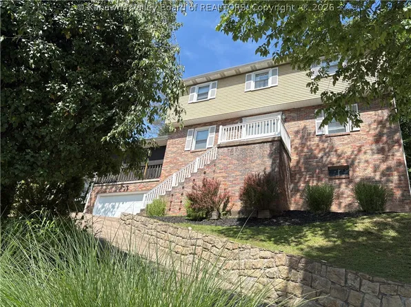 1200 Henry Rd, South Charleston, WV 25303