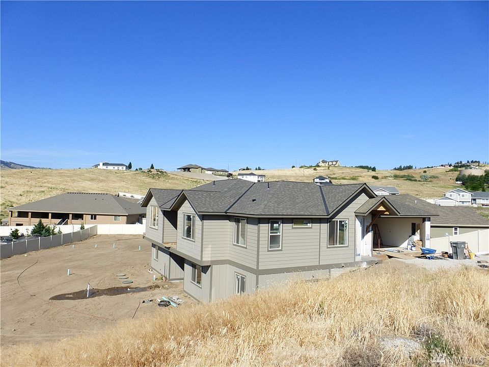 2nd image of 242 Sunny Meadows Loop
