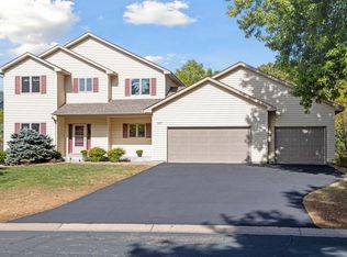 787 Golden Meadow Rd, Eagan, MN 55123