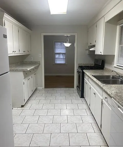 3413 Lafayette Rd — Photo 3