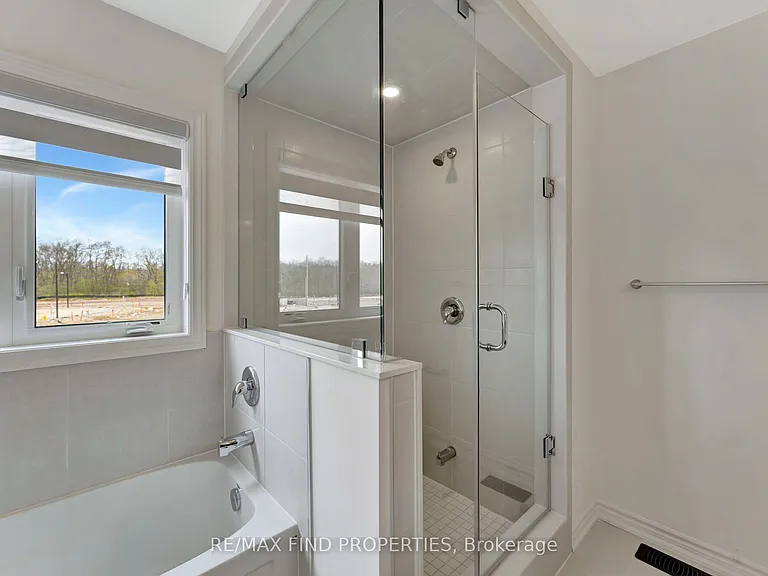 21 Dennis Ave — Photo 26