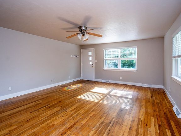 3rd image of 1601 Peterson St