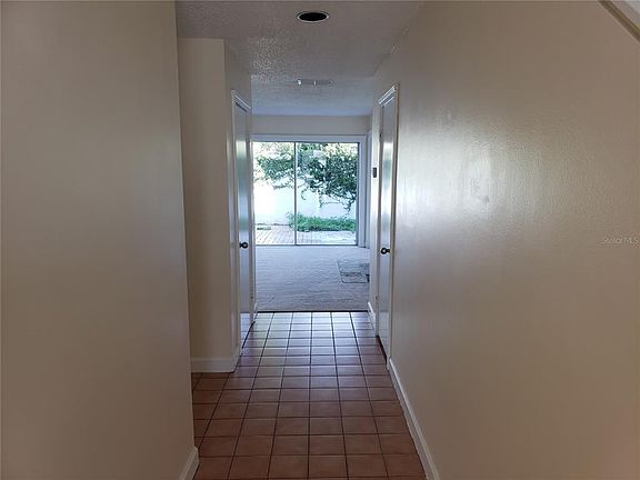 4th image of 2961 W Knights Ave