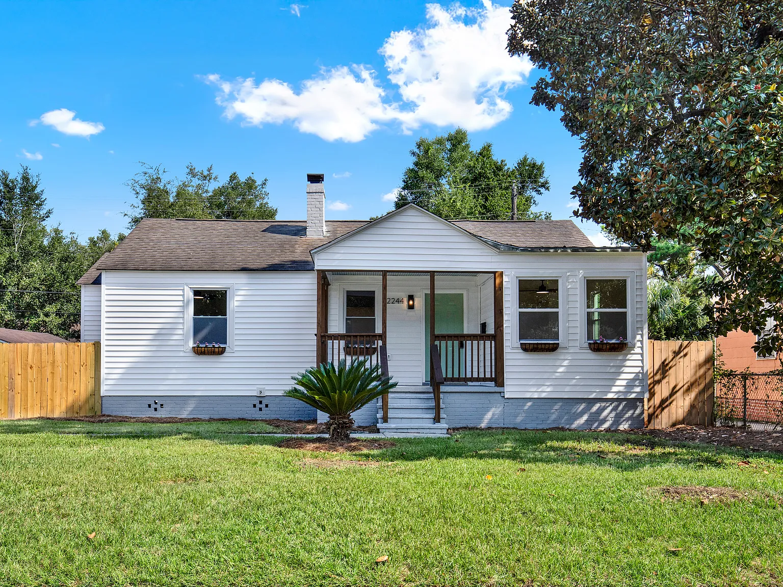 4 bed, 1270 sqft, $2,095 — Photo 1