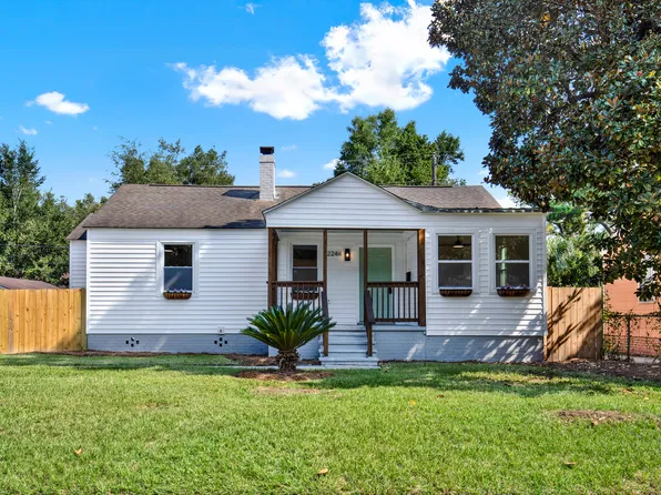2244 Greenwood St, Savannah, GA 31404