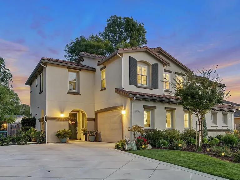 15840 Piazza Way — Photo 1