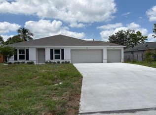 1054 SE Euclid Ln, Port Saint Lucie, FL 34983
