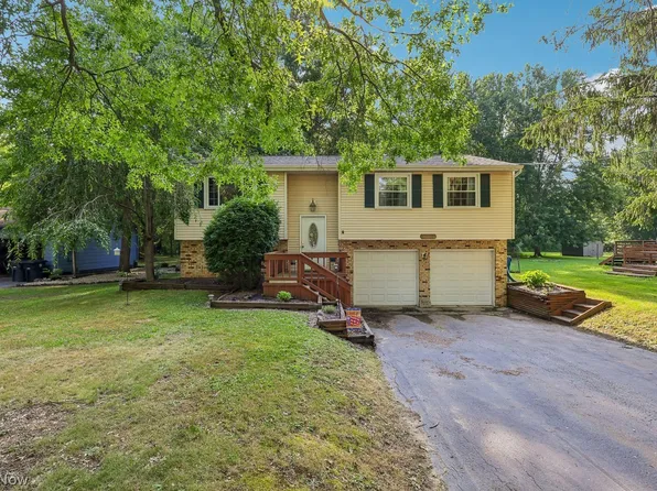 941 Rosegarden Dr NE, Warren, OH 44484