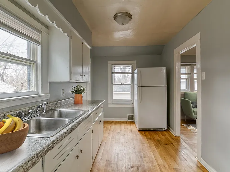 224 Crest St #2 — Photo 5