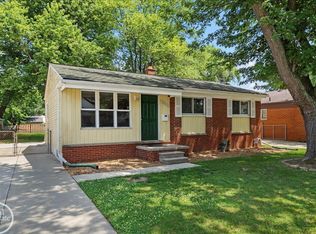 22513 Avon St, Saint Clair Shores, MI 48082