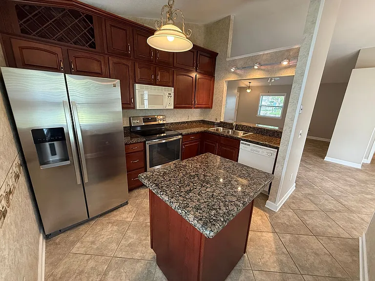 801 Heather Glen Cir — Photo 6
