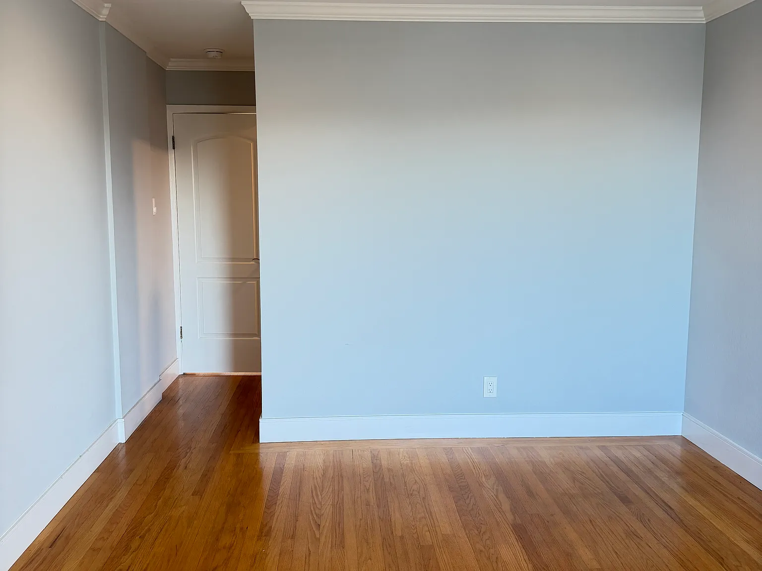 1 bed, 720 sqft, $3,720 — Photo 4