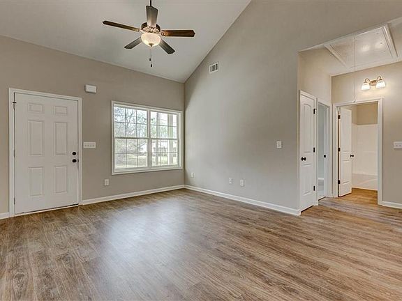 5th image of 207 Loftis Rd