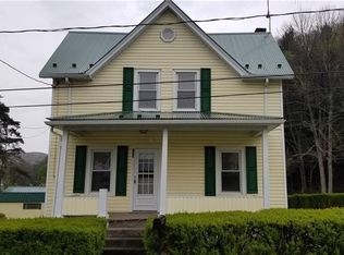 138 Decker St, Garrett, PA 15542