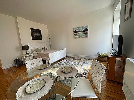 3rd image of 154 W 70th St APT 4C