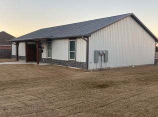 304 Butler St #A, Savoy, TX 75479