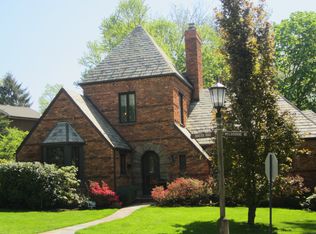 18 Dunster Rd, Great Neck, NY 11021