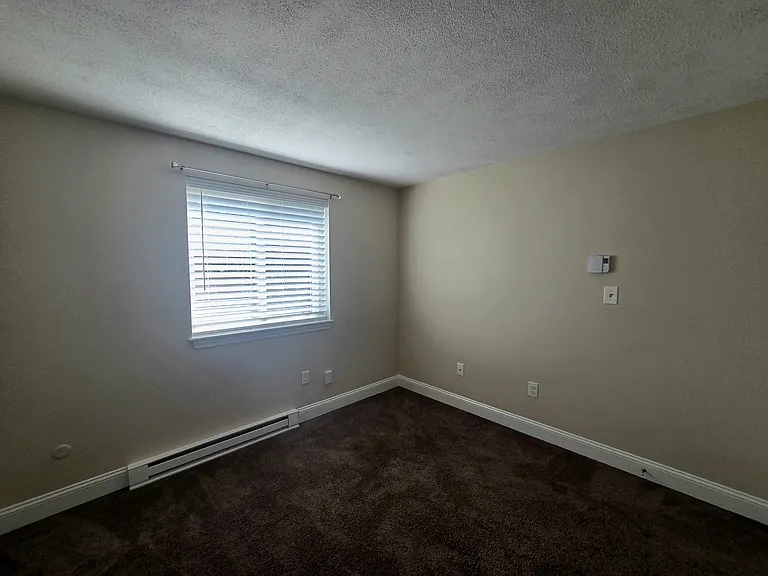 725 Broad St #4 — Photo 16