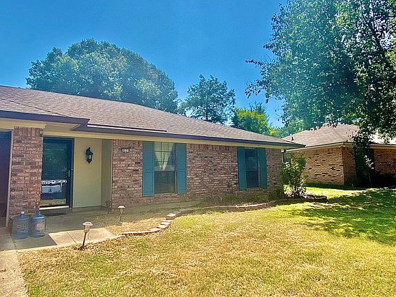 2nd image of 8509 Woodhill Ln