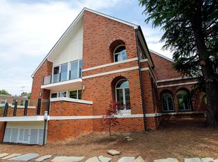 3841 Cathedral Ave NW, Washington, DC 20016
