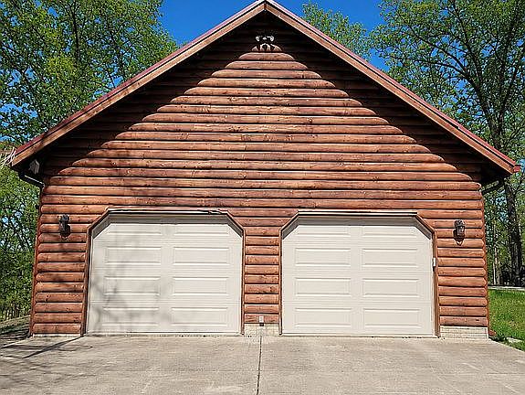 3rd image of 1131 County Road 925 N