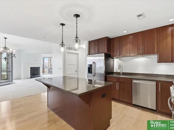 200 S 31st Ave APT 4401, Omaha, NE 68131