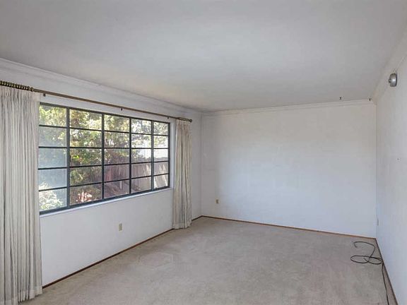 3rd image of 571 Tioga Ct