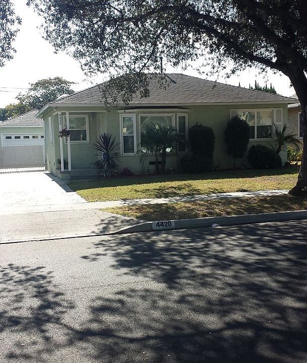 2nd image of 4420 Bellflower Blvd