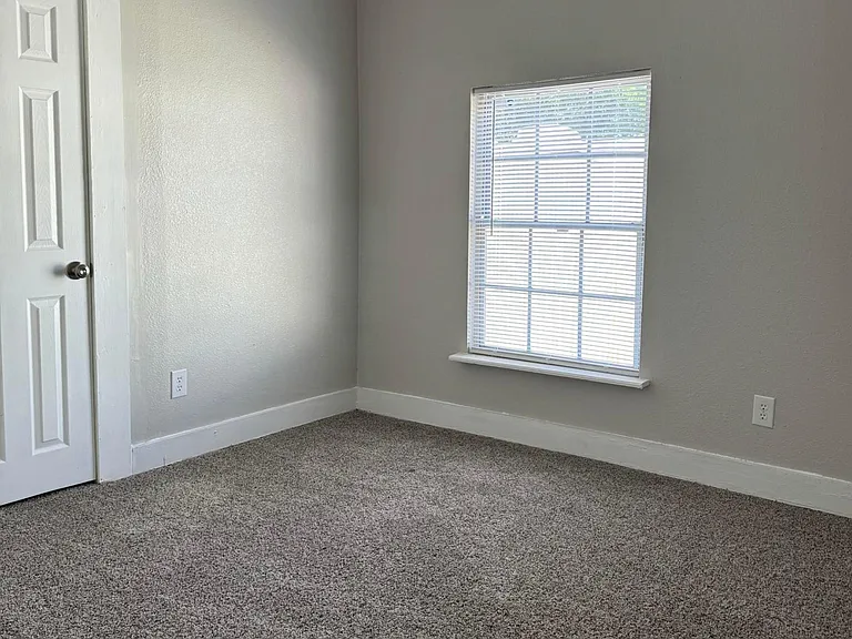 8708 Lanewood Dr — Photo 6