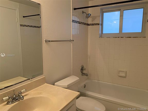 4th image of 7701 Camino Real #A220
