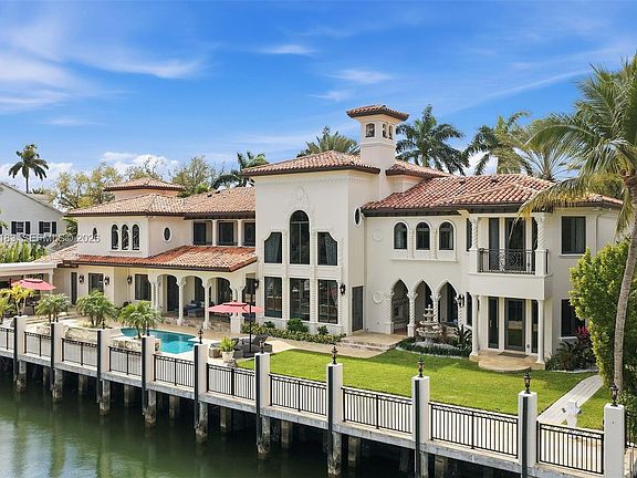 2nd image of 628 Coral Way