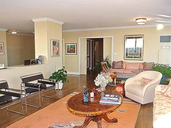 4th image of 27010 Grand Central Pkwy APT 11W