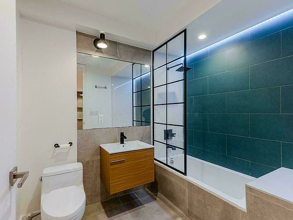 4th image of 621 Parkside Ave #1R