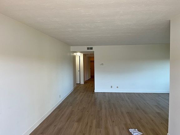 5th image of 475 S Eliseo Dr #1