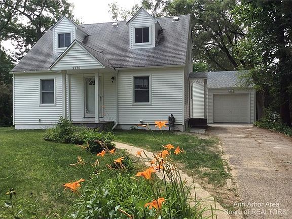 2nd image of 2770 Elmwood Ave