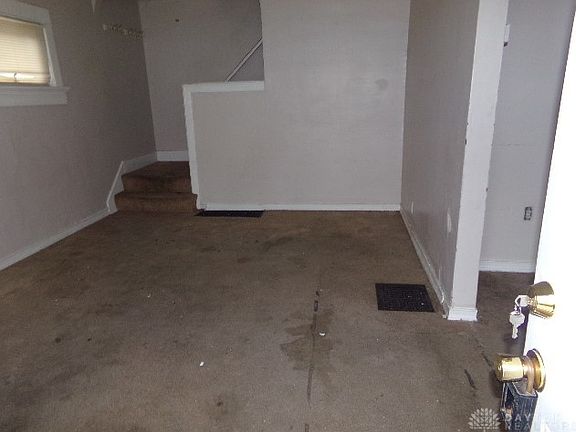5th image of 412 Westwood Ave