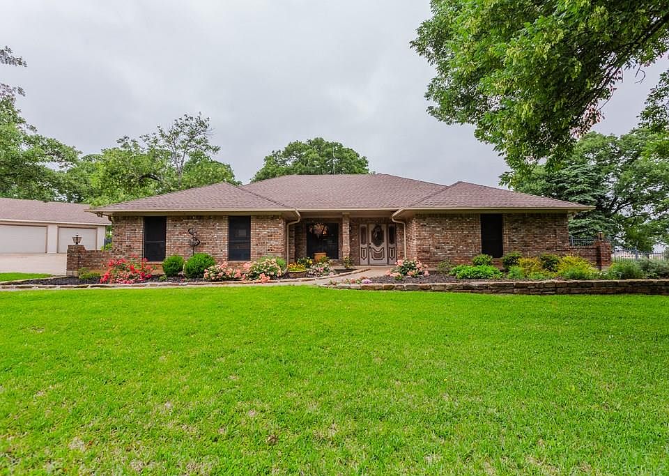1st image of 750 Wild Wood Ln