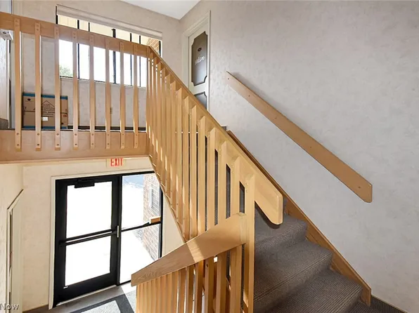6475 Princeton Ct APT 203, Cleveland, OH 44130