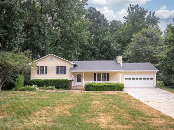 1484 Lakemont Dr, Grayson, GA 30017