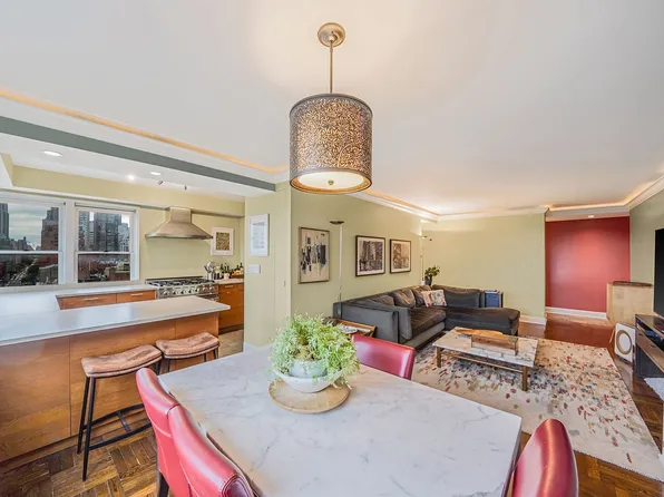 460 East 79th Street image 7 of 32