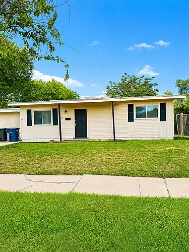 1202 Bernice Dr Photo 1