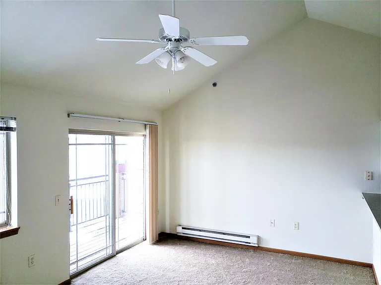 Prairie Crest Apartments — Photo 9