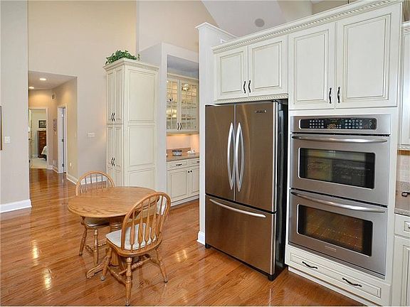 4th image of 4801 Kerrianne Ln