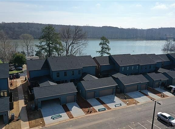 2nd image of 252 Linestowe Dr