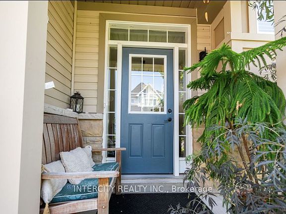 2nd image of 32 Waterview Rd